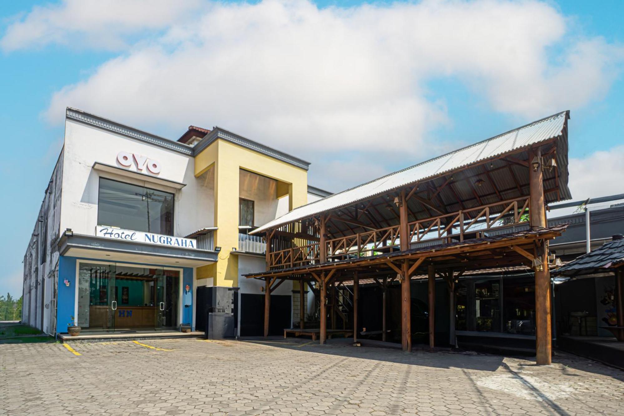 Oyo Bunga Matahari Guest House And Hotel Batu  Exterior foto